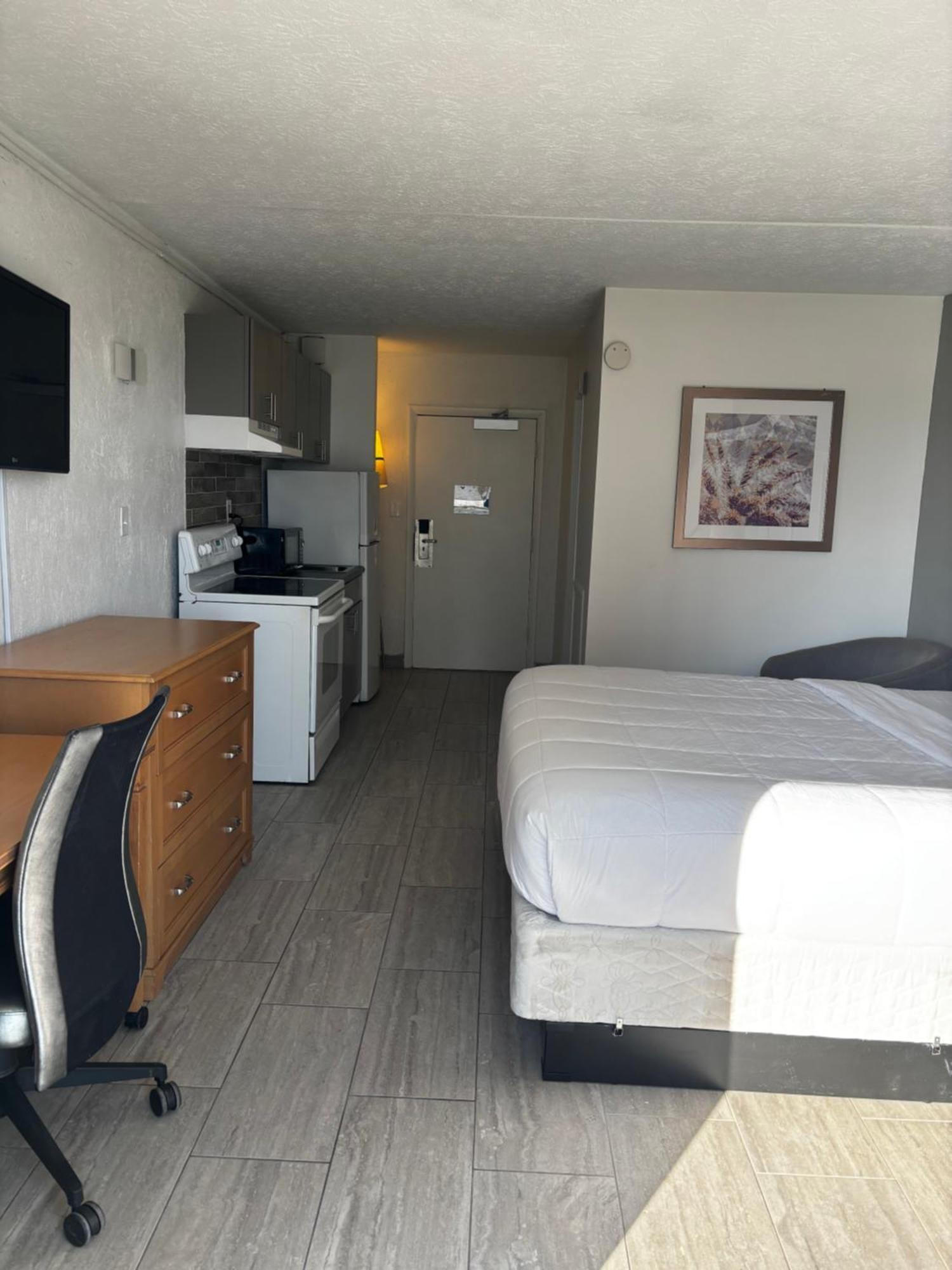 Southern Breeze Ocean Front Hotel マートルビーチ エクステリア 写真