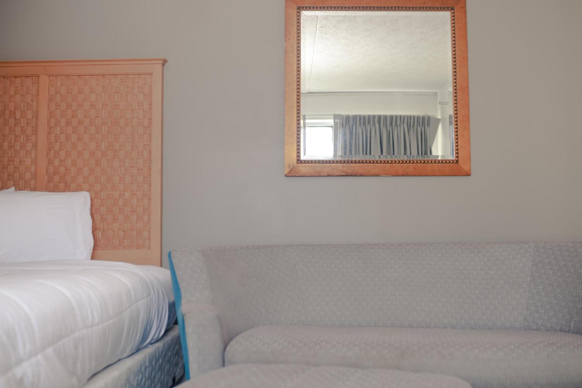 Southern Breeze Ocean Front Hotel マートルビーチ エクステリア 写真