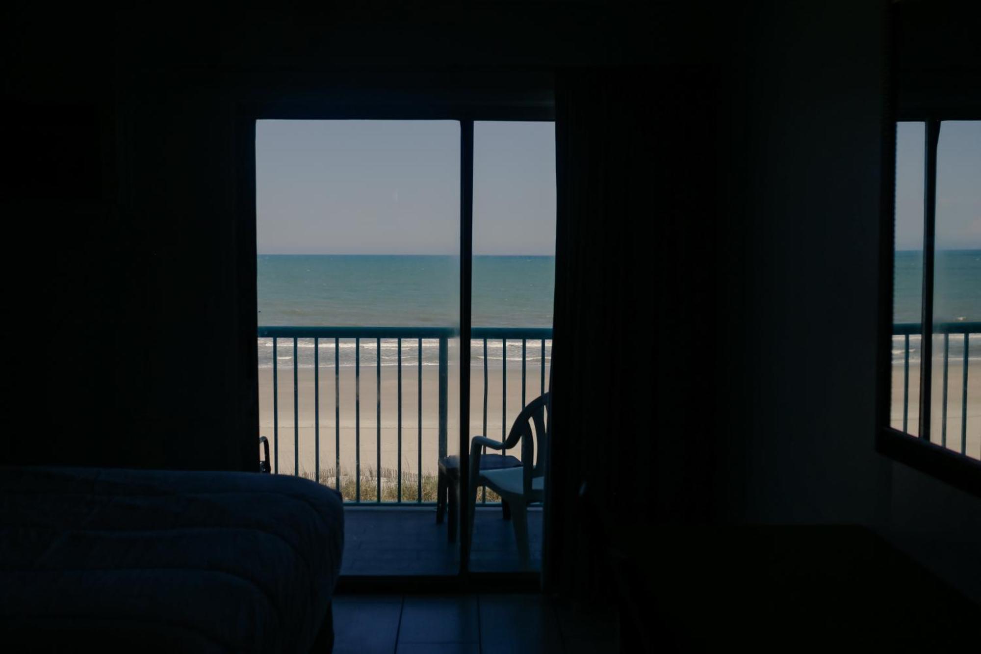 Southern Breeze Ocean Front Hotel マートルビーチ エクステリア 写真