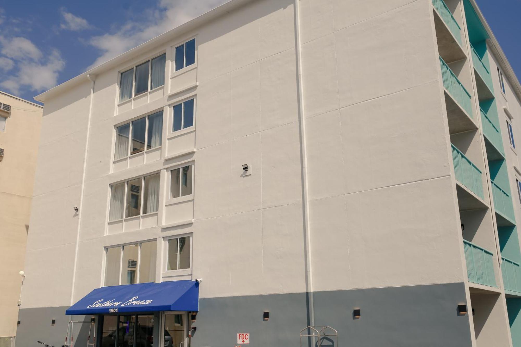 Southern Breeze Ocean Front Hotel マートルビーチ エクステリア 写真