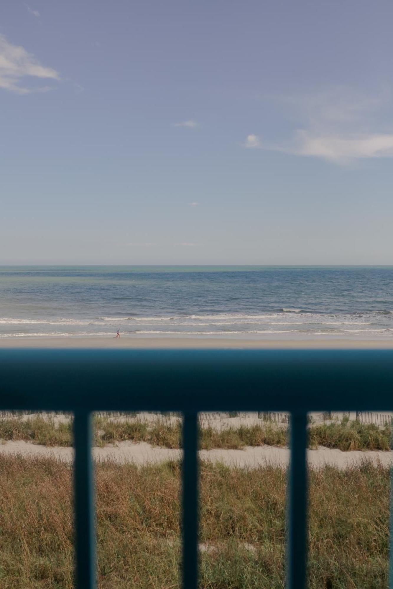 Southern Breeze Ocean Front Hotel マートルビーチ エクステリア 写真