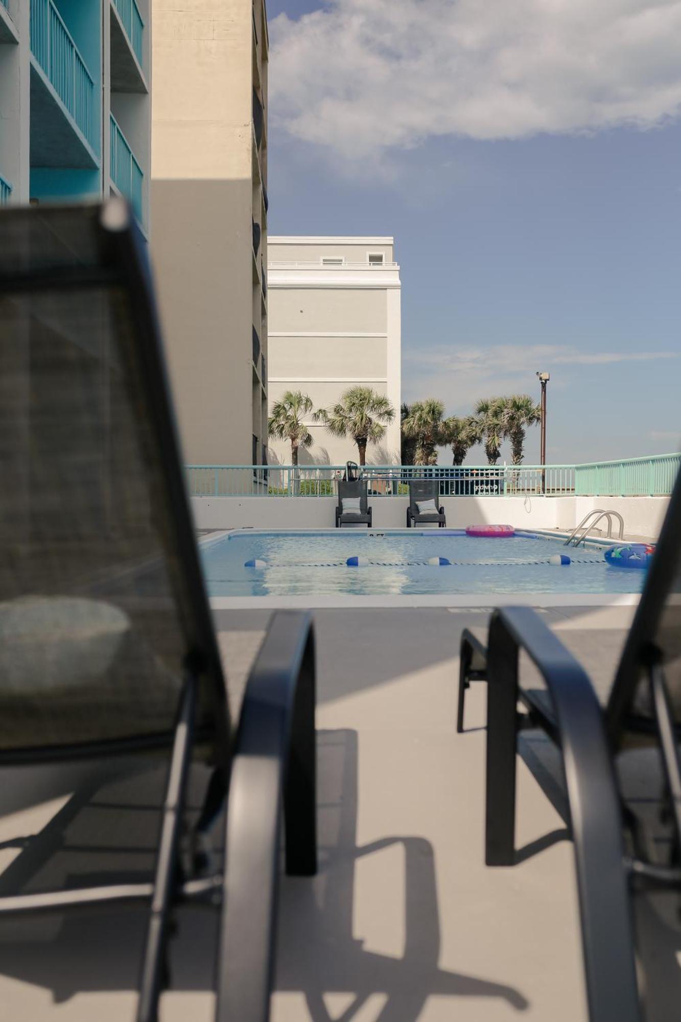 Southern Breeze Ocean Front Hotel マートルビーチ エクステリア 写真